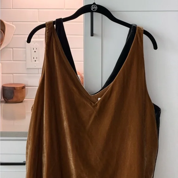 LOFT 2 Velvet V neck tank Tops in Rich charcoal and Warm gold XXL NWT - Picture 3 of 9